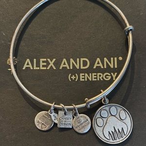 Alex and Ani Charity by Design New York Skyline Paws Print